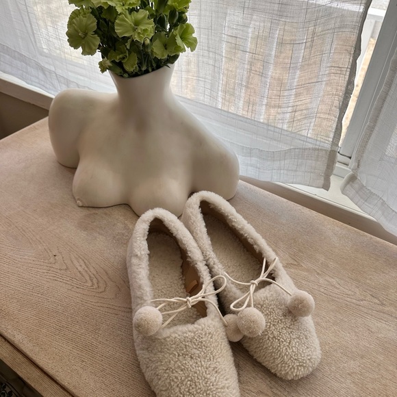Sleeper Shearling flats 38 Sold Out - Picture 4 of 6